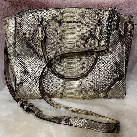 Michael Kors crossbody purse, like new - Picture 1 of 4